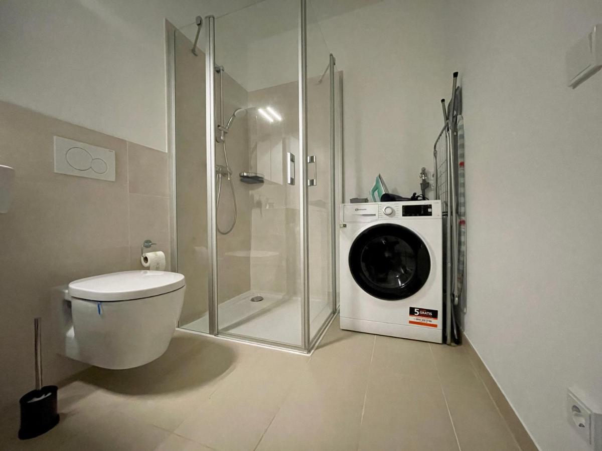 Studio Stevie Nicks I Parking Spot I Workplace I 24In Screen I Kitchen I Ps4 Offenbach am Main Exteriér fotografie
